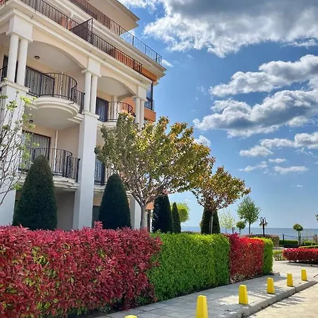 Sea View On The Sunny Apartment
