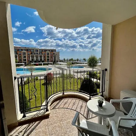 Daire Sea View On The Sunny Sveti Vlas