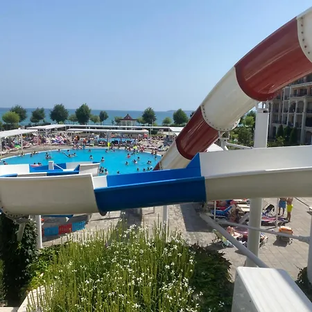 Sea View On The Sunny Apartament