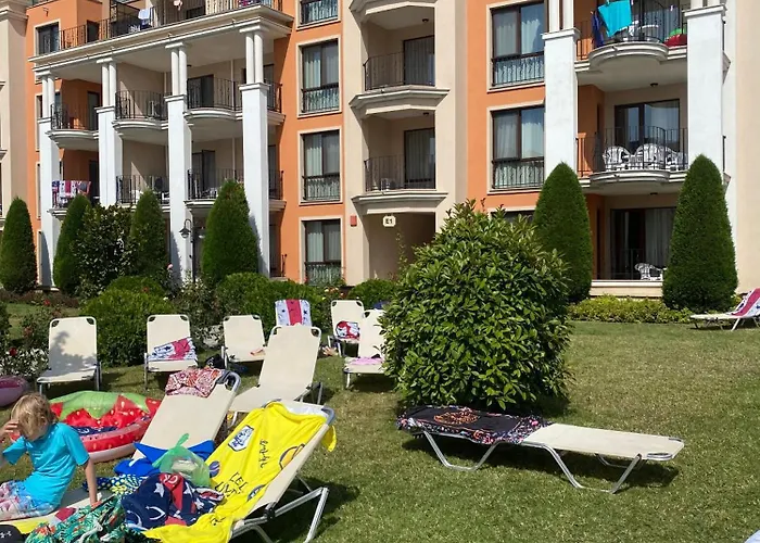 Sea View On The Sunny Apartmán